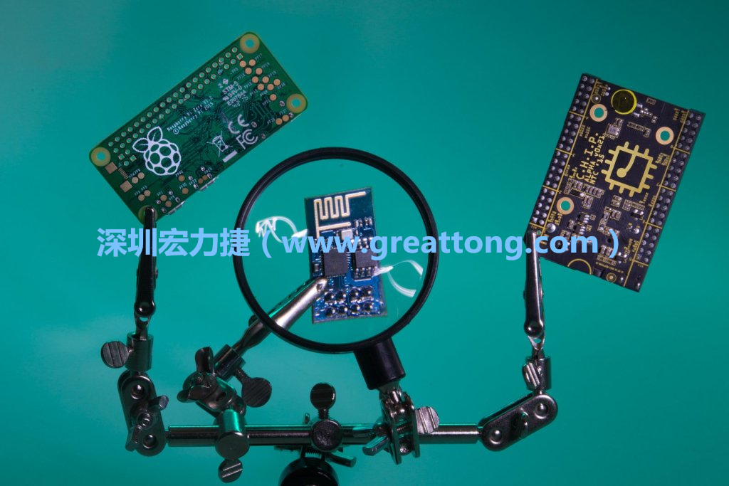 A Raspberry Pi Zero、ESP8266和CHIP。